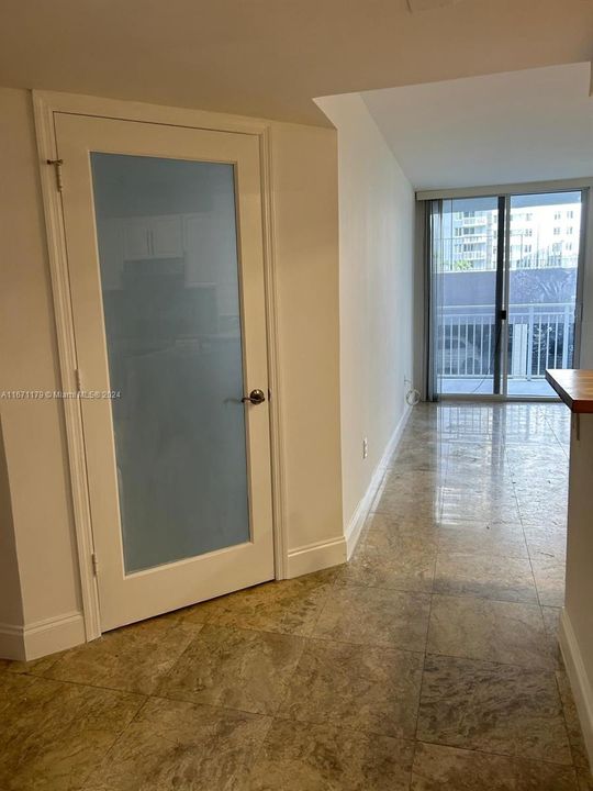 For Rent: $2,250 (1 beds, 1 baths, 593 Square Feet)