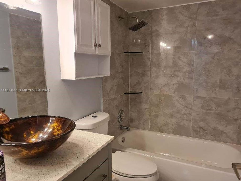 For Rent: $2,100 (2 beds, 2 baths, 1040 Square Feet)