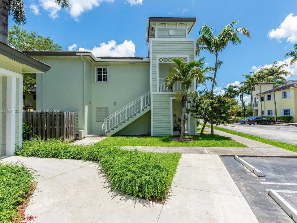 For Sale: $285,000 (3 beds, 2 baths, 1194 Square Feet)