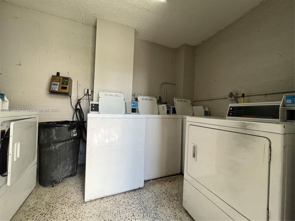 For Rent: $1,900 (1 beds, 1 baths, 577 Square Feet)