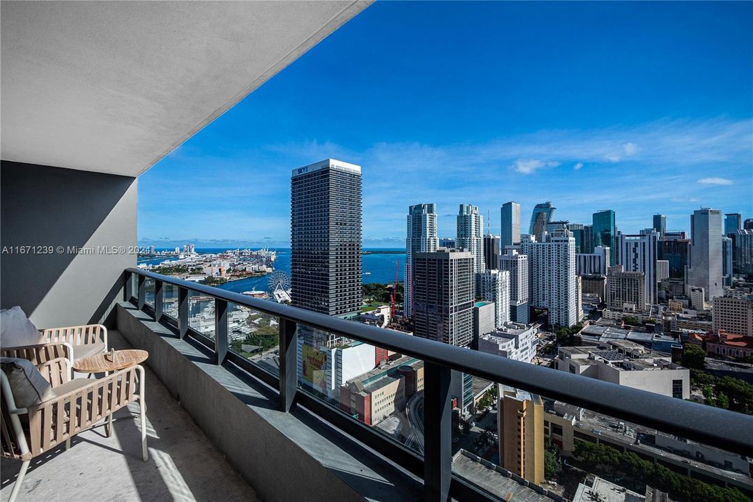 For Sale: $780,000 (1 beds, 1 baths, 540 Square Feet)