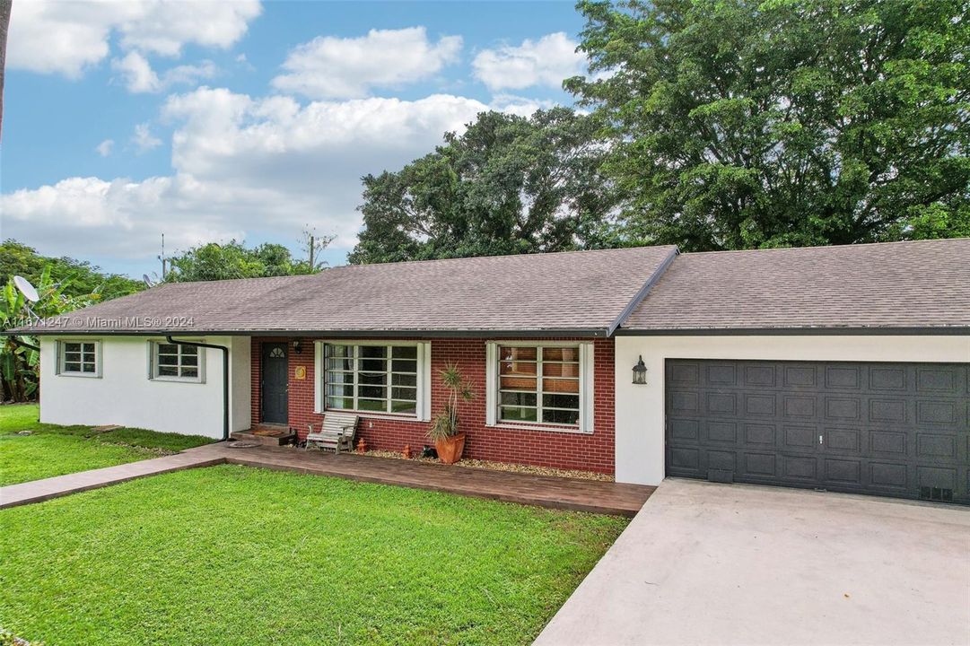 For Sale: $639,000 (3 beds, 2 baths, 1796 Square Feet)