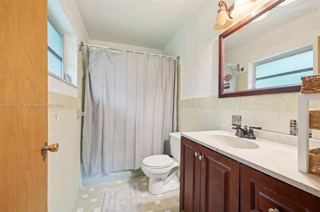 For Sale: $639,000 (3 beds, 2 baths, 1796 Square Feet)