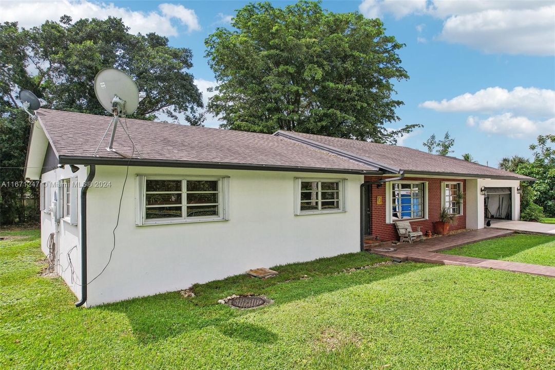 For Sale: $639,000 (3 beds, 2 baths, 1796 Square Feet)