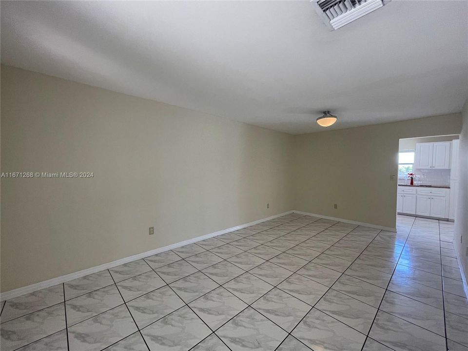 For Rent: $3,600 (4 beds, 2 baths, 1543 Square Feet)