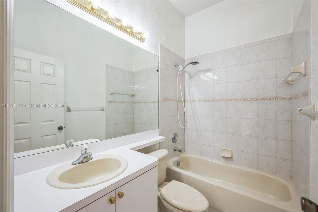 En Venta: $279,999 (2 camas, 2 baños, 0 Pies cuadrados)