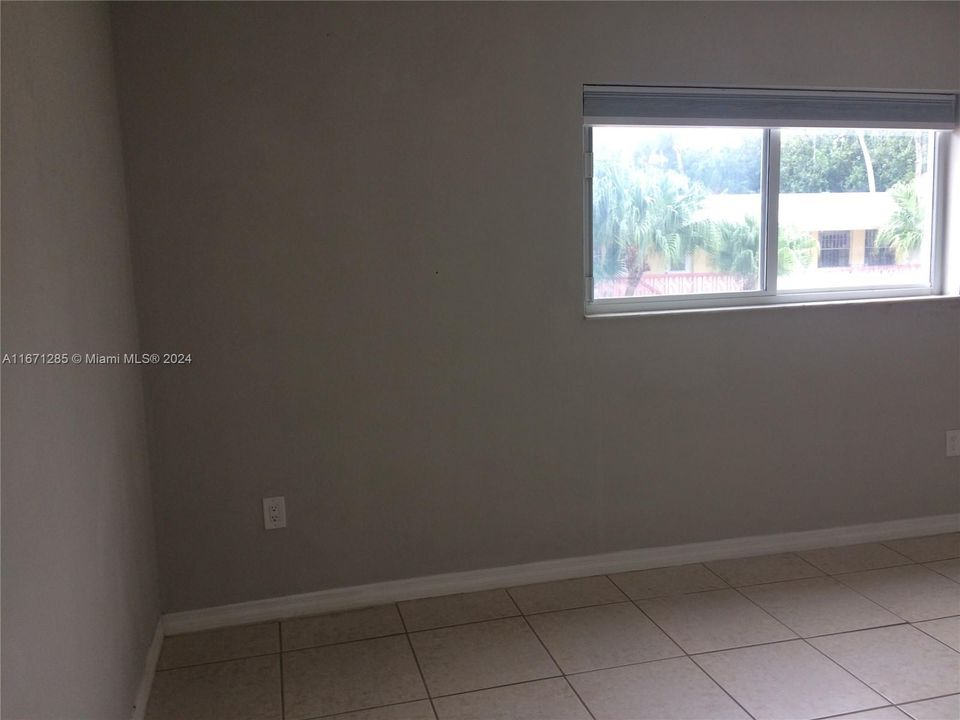 For Rent: $2,000 (1 beds, 1 baths, 700 Square Feet)