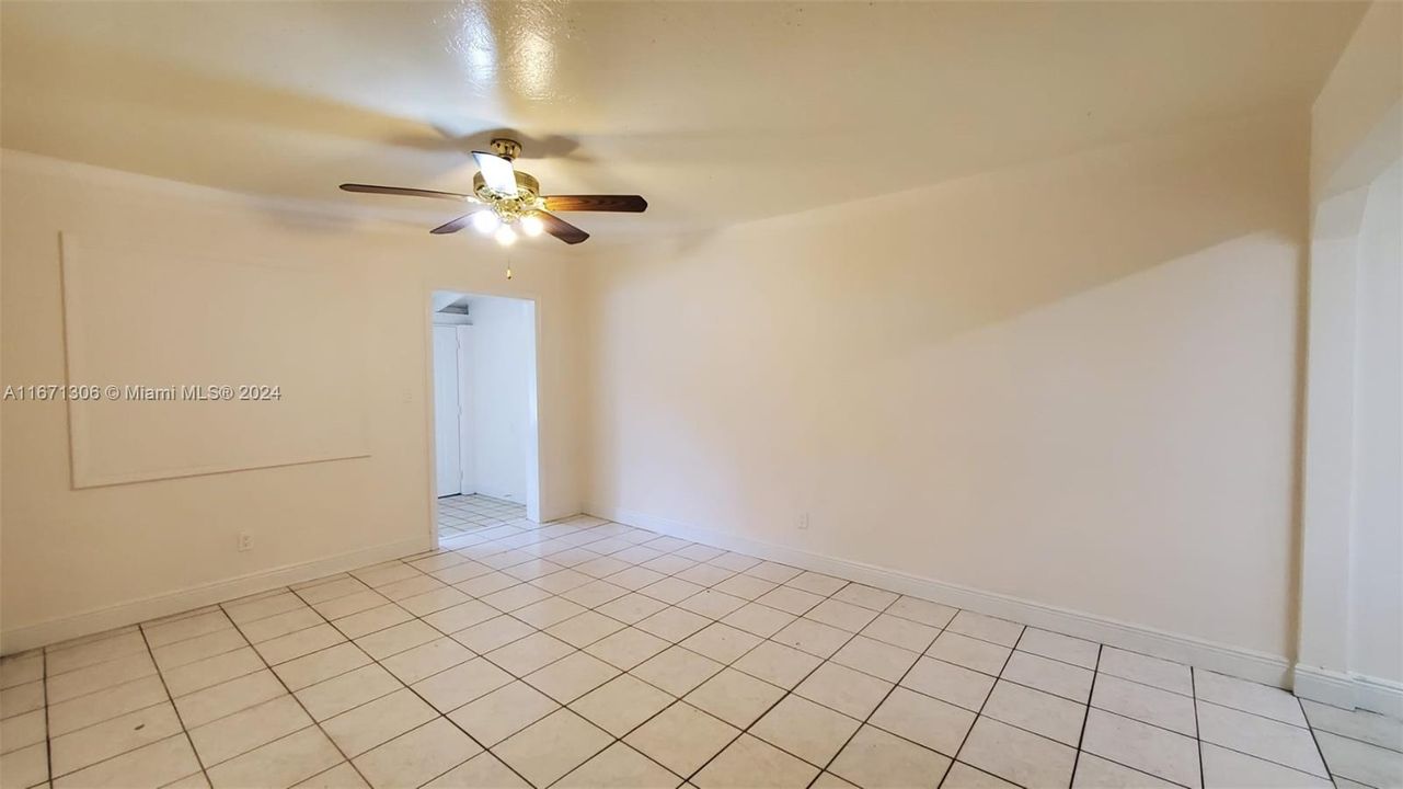 For Rent: $2,099 (2 beds, 1 baths, 1668 Square Feet)