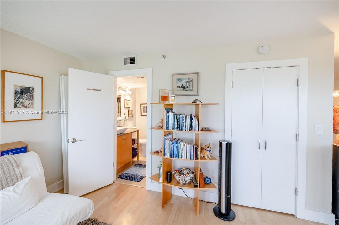 For Sale: $415,000 (2 beds, 2 baths, 1312 Square Feet)