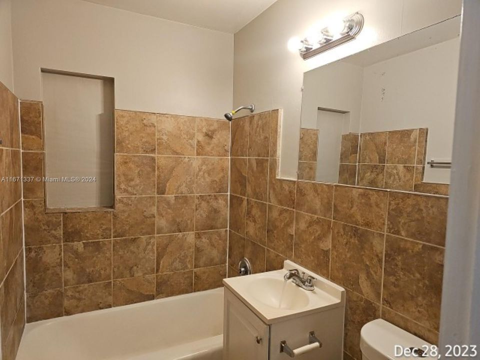 For Sale: $319,900 (3 beds, 1 baths, 1177 Square Feet)