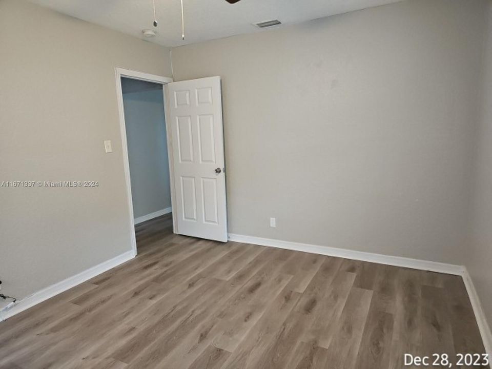 For Sale: $319,900 (3 beds, 1 baths, 1177 Square Feet)