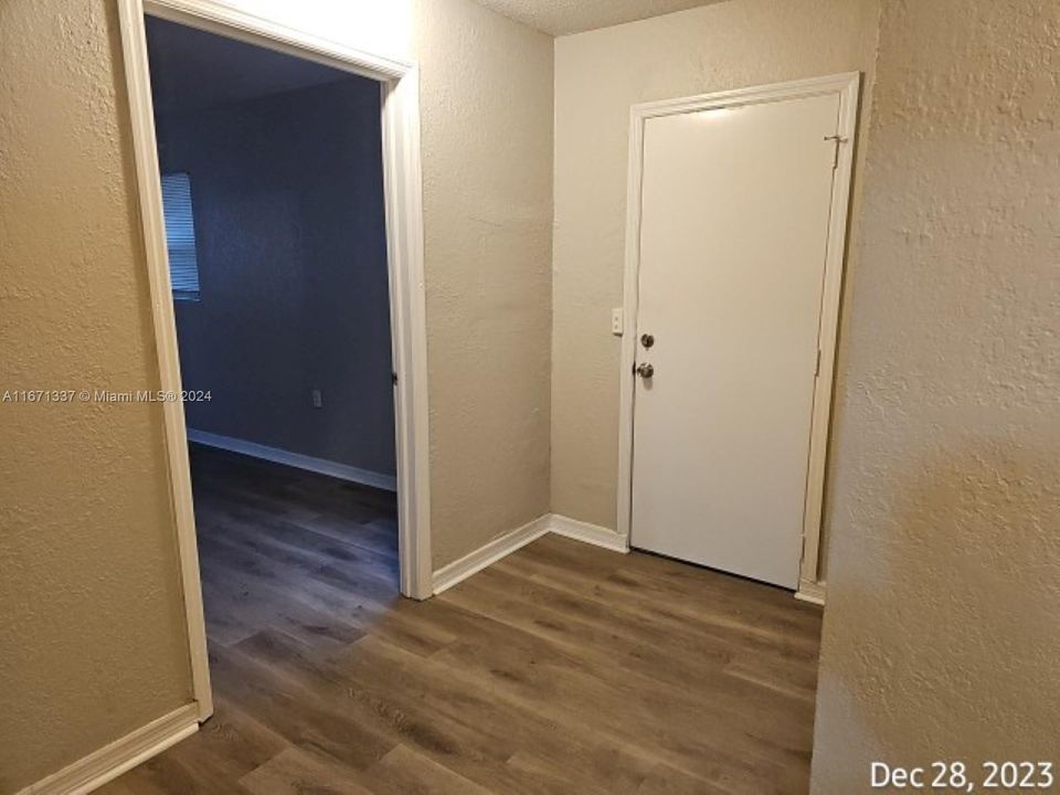 For Sale: $319,900 (3 beds, 1 baths, 1177 Square Feet)