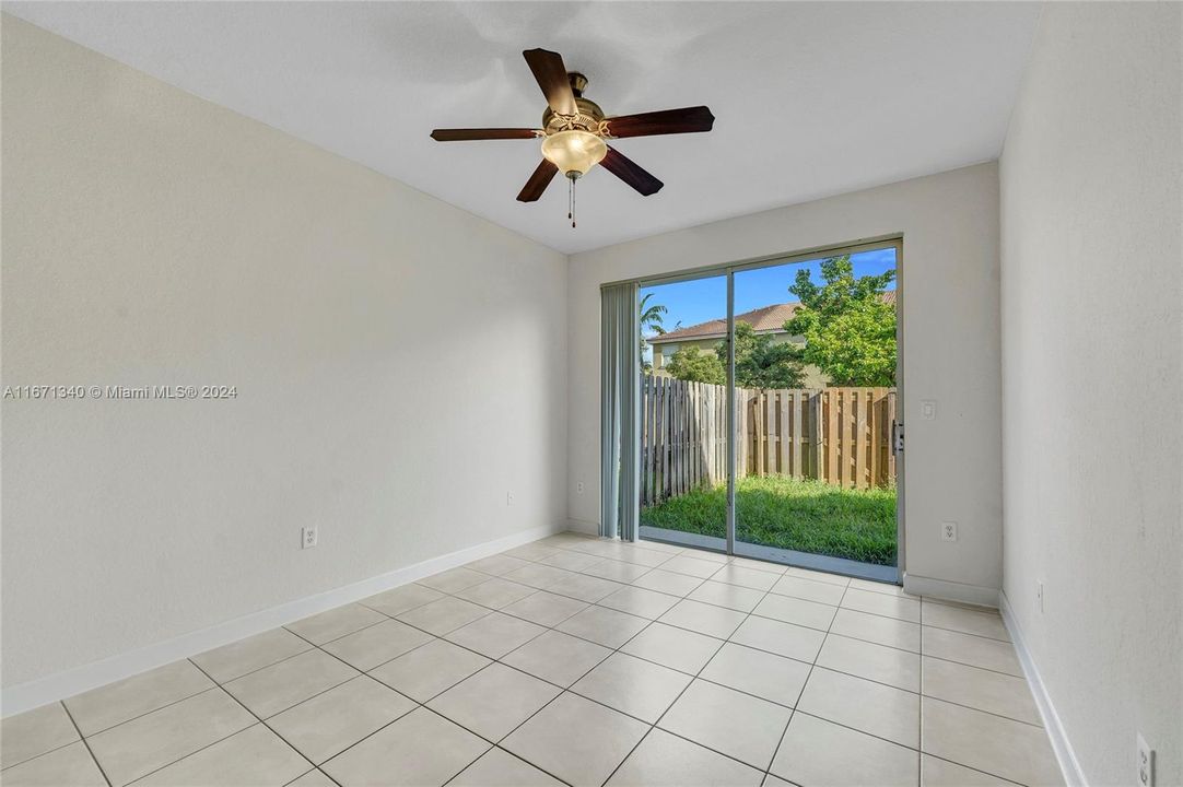 For Sale: $366,900 (3 beds, 3 baths, 1704 Square Feet)