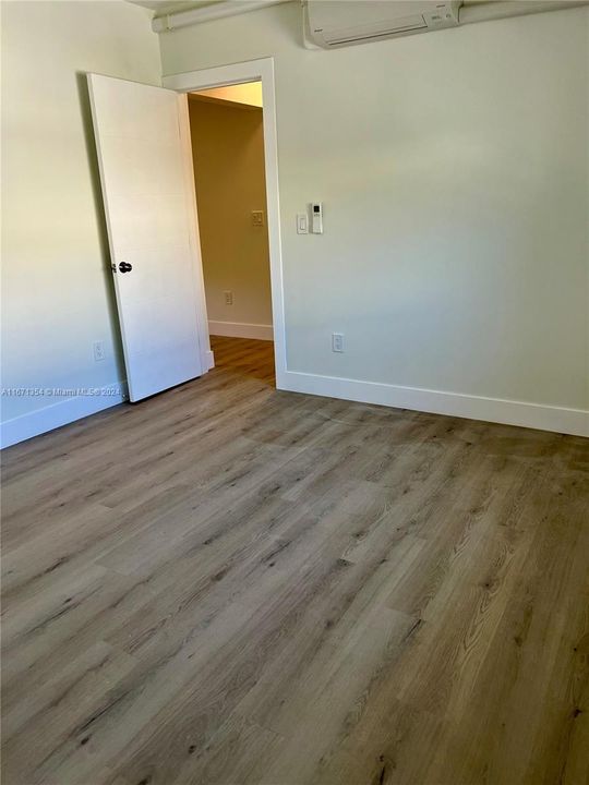 For Rent: $2,475 (2 beds, 1 baths, 900 Square Feet)