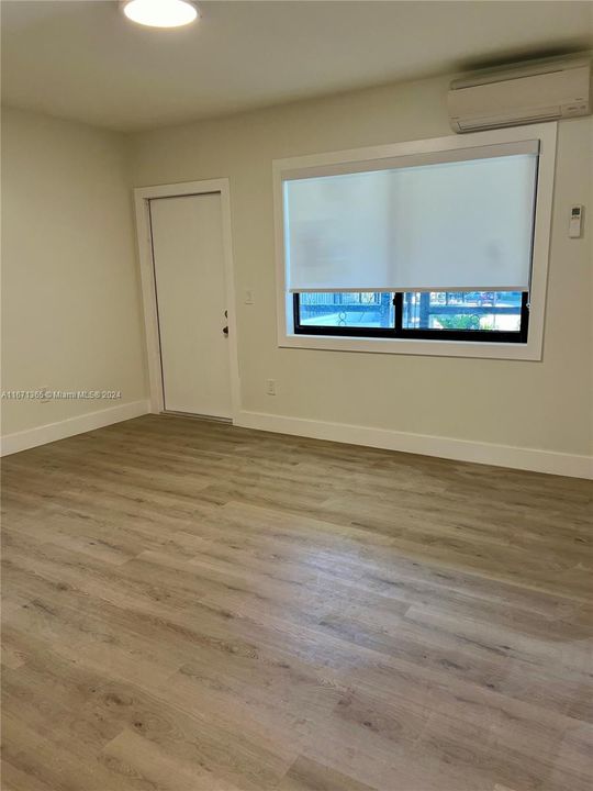 For Rent: $2,475 (2 beds, 1 baths, 750 Square Feet)