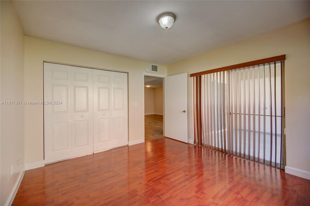 For Rent: $2,400 (2 beds, 2 baths, 1106 Square Feet)