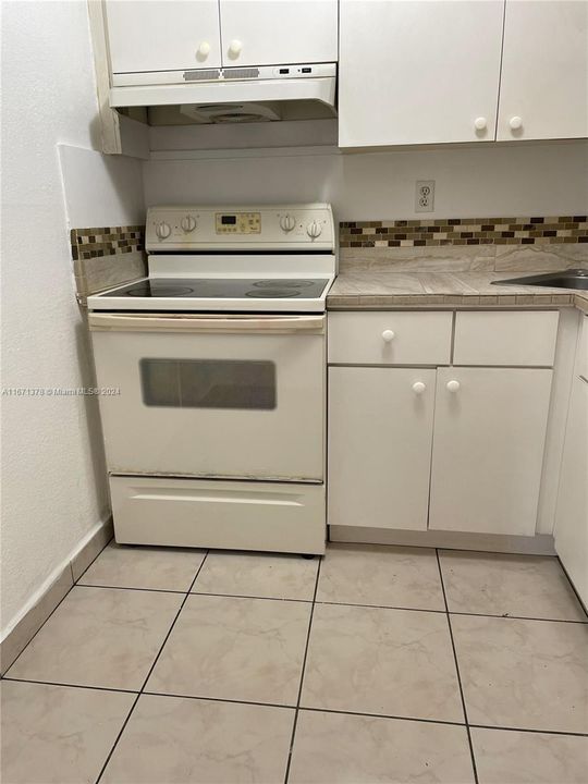 For Rent: $1,700 (1 beds, 1 baths, 600 Square Feet)