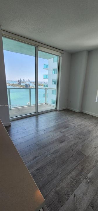 For Rent: $2,690 (1 beds, 1 baths, 651 Square Feet)