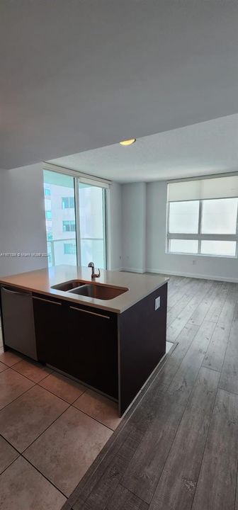 For Rent: $2,690 (1 beds, 1 baths, 651 Square Feet)