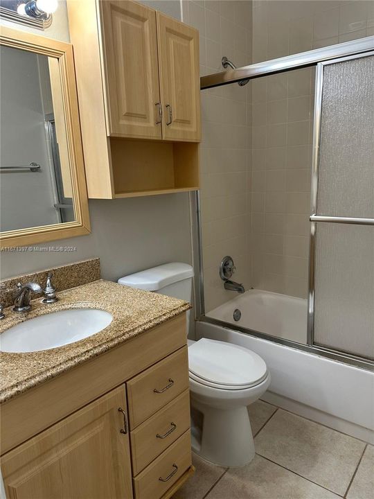 Active With Contract: $2,400 (2 beds, 1 baths, 795 Square Feet)