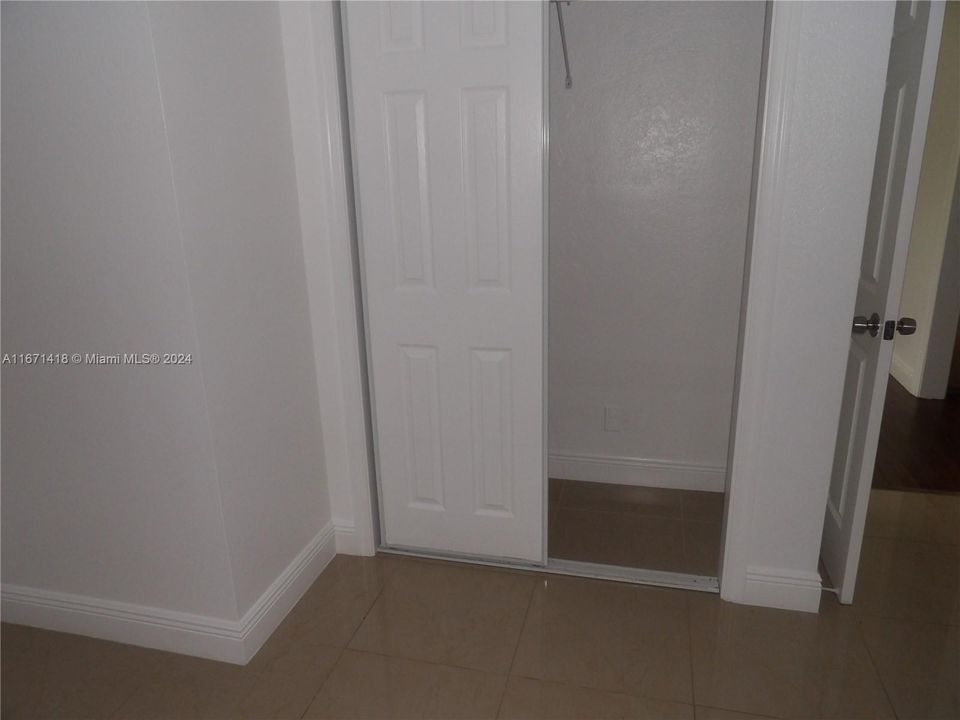 For Rent: $1,850 (2 beds, 1 baths, 2040 Square Feet)