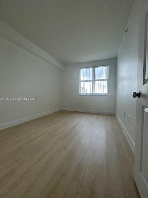 For Rent: $2,300 (1 beds, 1 baths, 726 Square Feet)