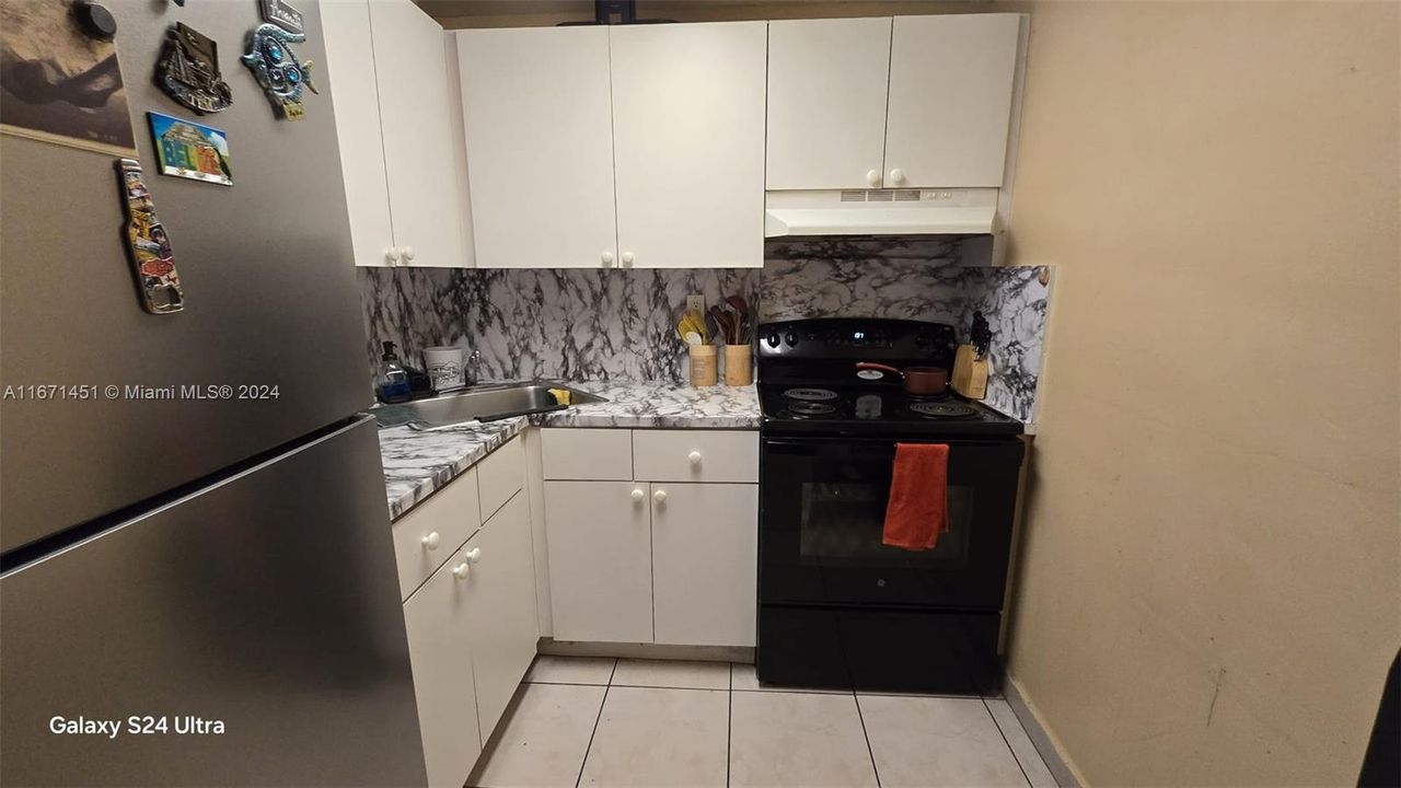 Active With Contract: $190,000 (1 beds, 1 baths, 600 Square Feet)