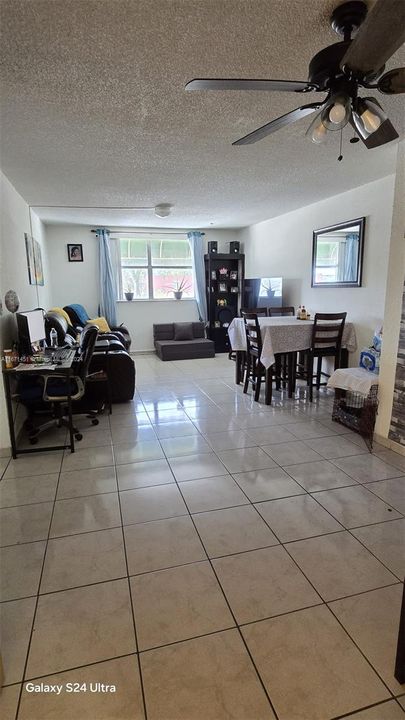 Active With Contract: $190,000 (1 beds, 1 baths, 600 Square Feet)