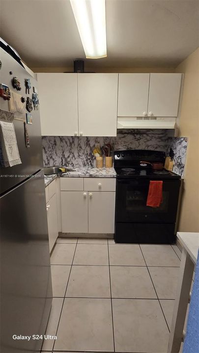 Active With Contract: $190,000 (1 beds, 1 baths, 600 Square Feet)