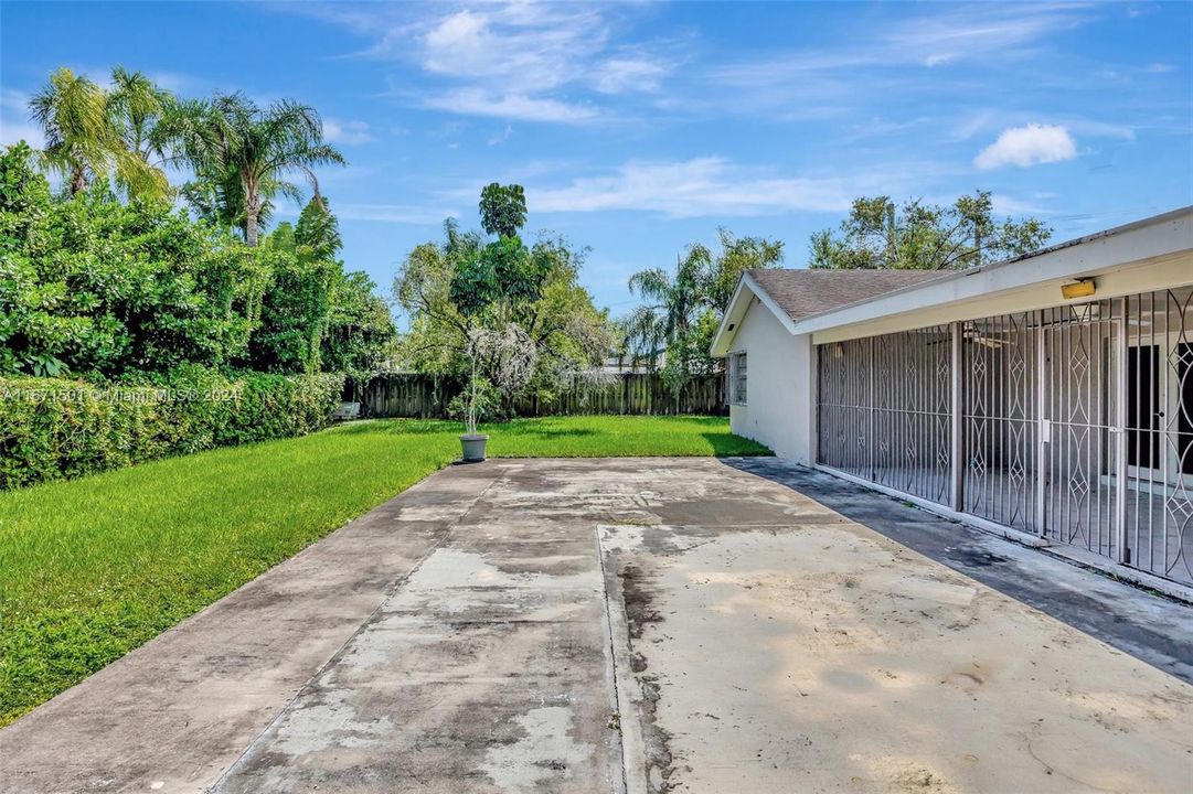 For Sale: $999,999 (3 beds, 2 baths, 2362 Square Feet)