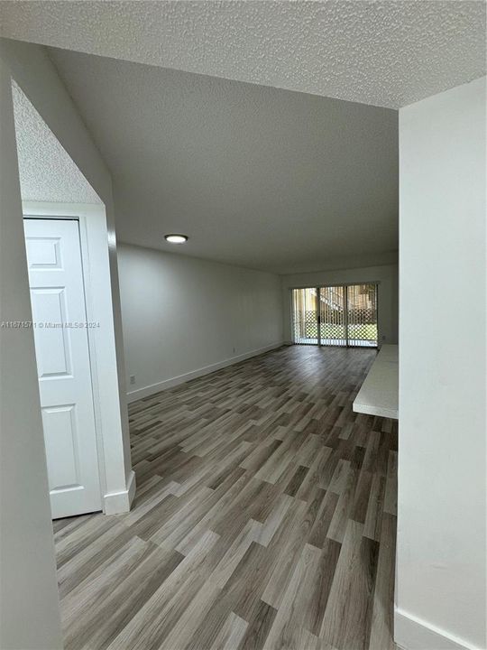 For Rent: $2,250 (2 beds, 2 baths, 1044 Square Feet)