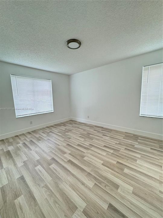 For Rent: $2,250 (2 beds, 2 baths, 1044 Square Feet)