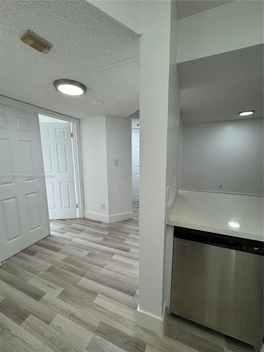 For Rent: $2,250 (2 beds, 2 baths, 1044 Square Feet)