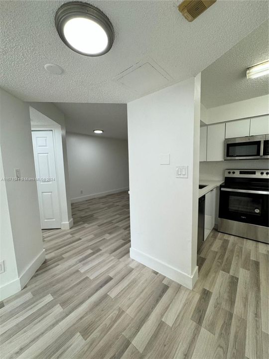 For Rent: $2,250 (2 beds, 2 baths, 1044 Square Feet)