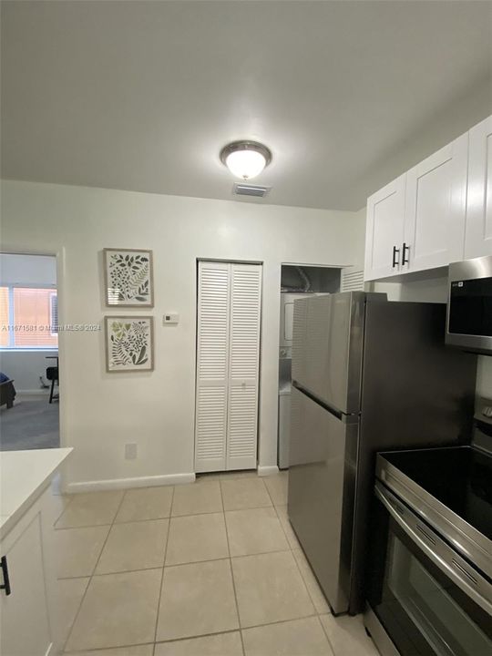 For Rent: $2,400 (1 beds, 1 baths, 450 Square Feet)