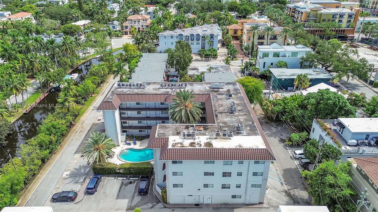 En Venta: $549,000 (3 camas, 3 baños, 1094 Pies cuadrados)