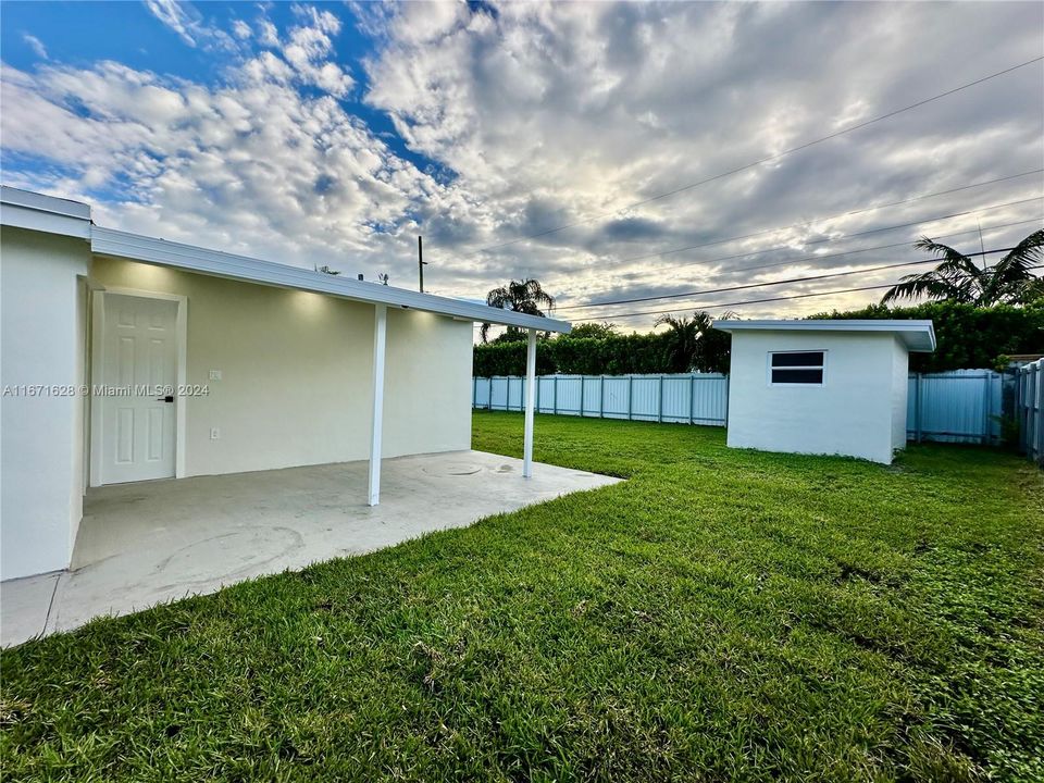 For Sale: $830,000 (3 beds, 3 baths, 2007 Square Feet)