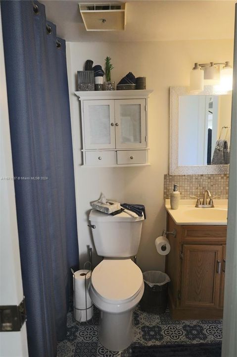 For Rent: $2,400 (2 beds, 2 baths, 965 Square Feet)