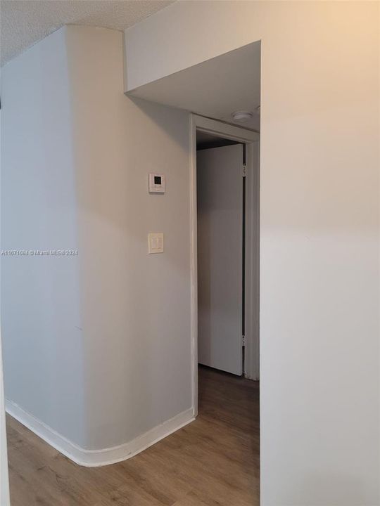 For Sale: $160,000 (1 beds, 1 baths, 816 Square Feet)