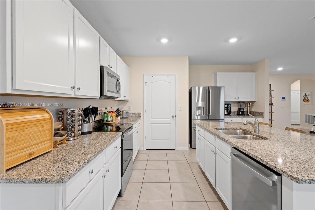 For Sale: $430,000 (4 beds, 2 baths, 2310 Square Feet)