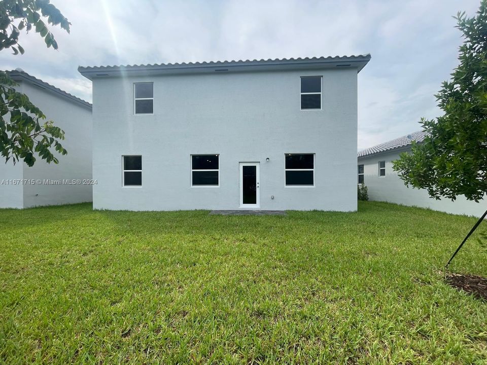 For Rent: $4,500 (5 beds, 3 baths, 2665 Square Feet)