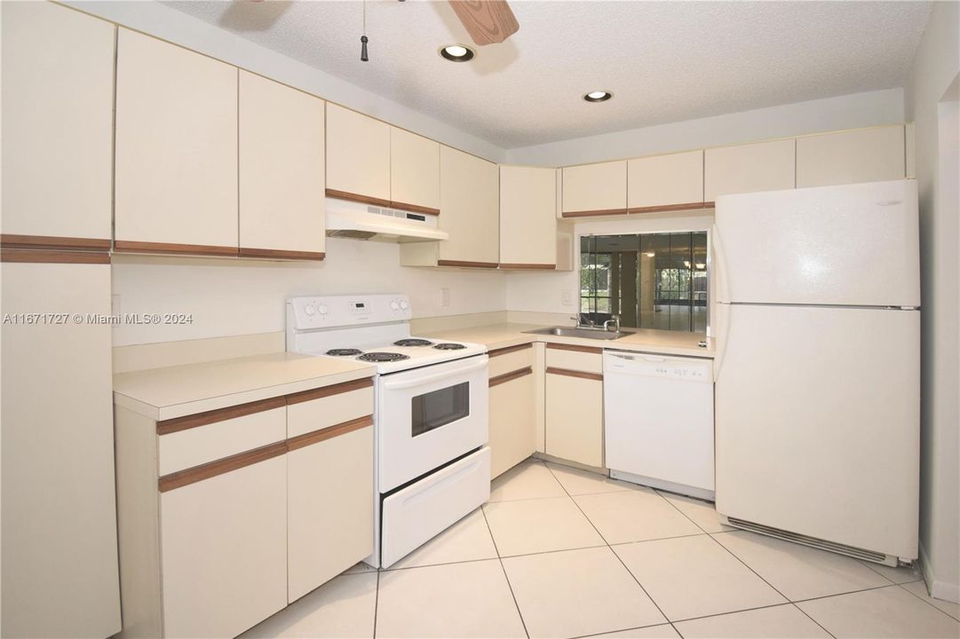 For Rent: $2,300 (2 beds, 2 baths, 1332 Square Feet)