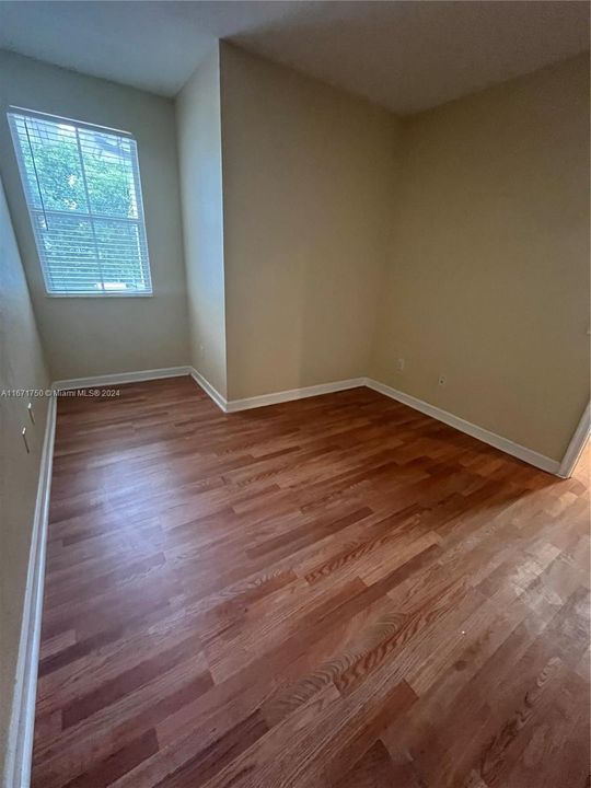 For Rent: $2,800 (3 beds, 2 baths, 1452 Square Feet)