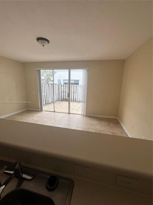 For Rent: $2,800 (3 beds, 2 baths, 1452 Square Feet)