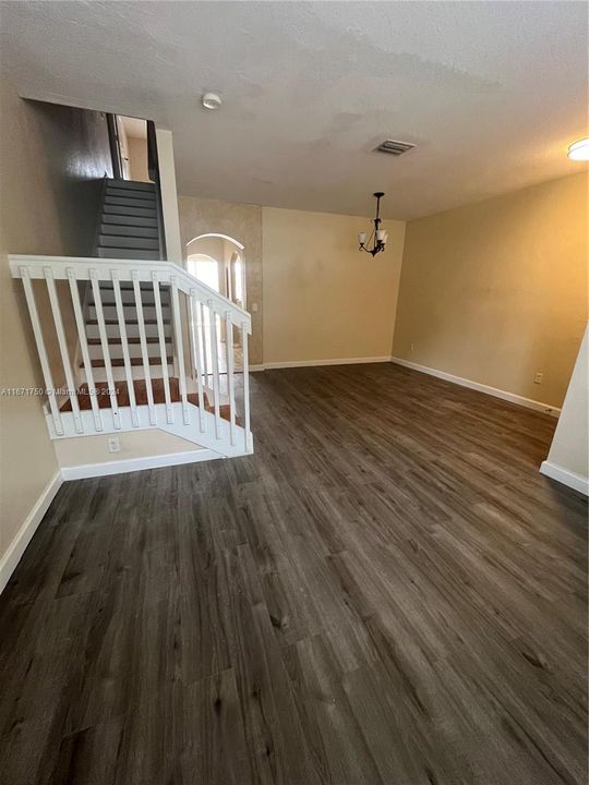 For Rent: $2,800 (3 beds, 2 baths, 1452 Square Feet)