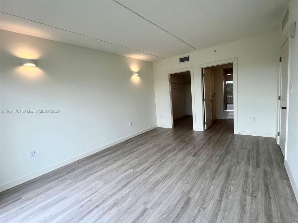 For Rent: $3,500 (2 beds, 2 baths, 1017 Square Feet)