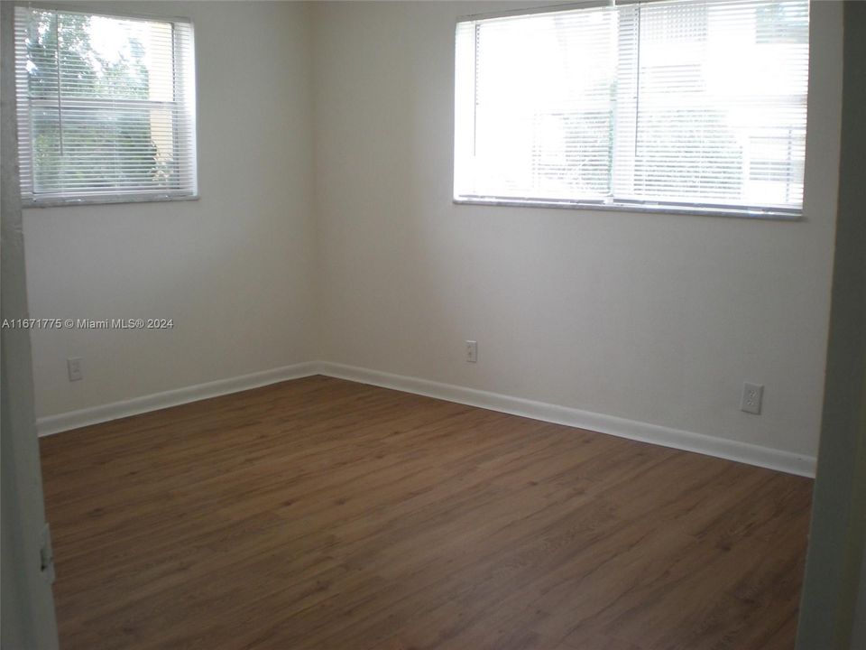 For Rent: $1,850 (2 beds, 2 baths, 949 Square Feet)