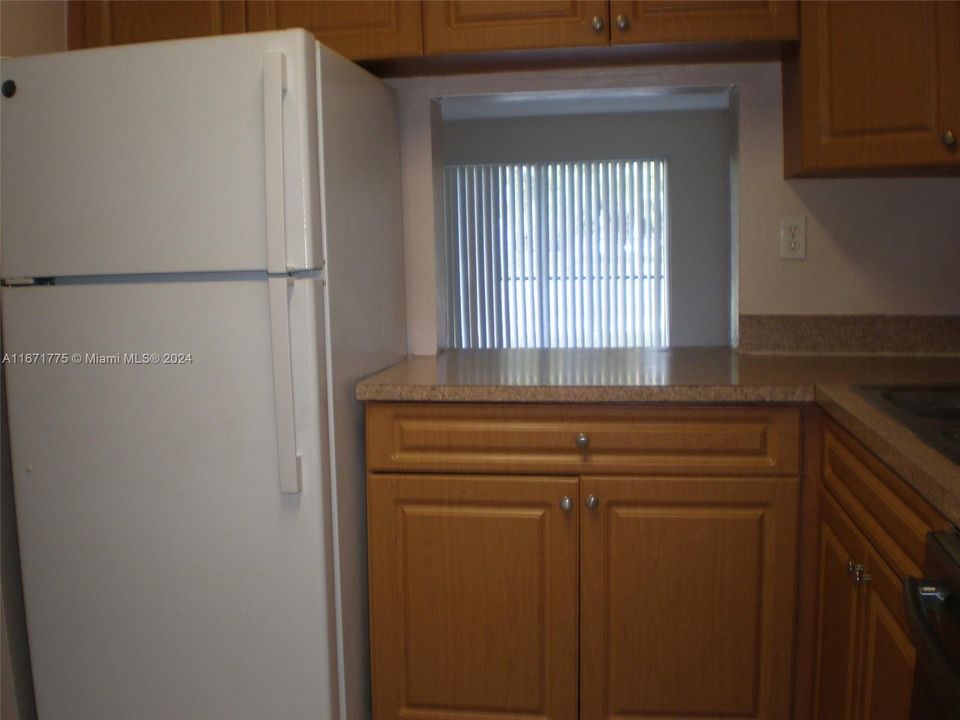 For Rent: $1,850 (2 beds, 2 baths, 949 Square Feet)