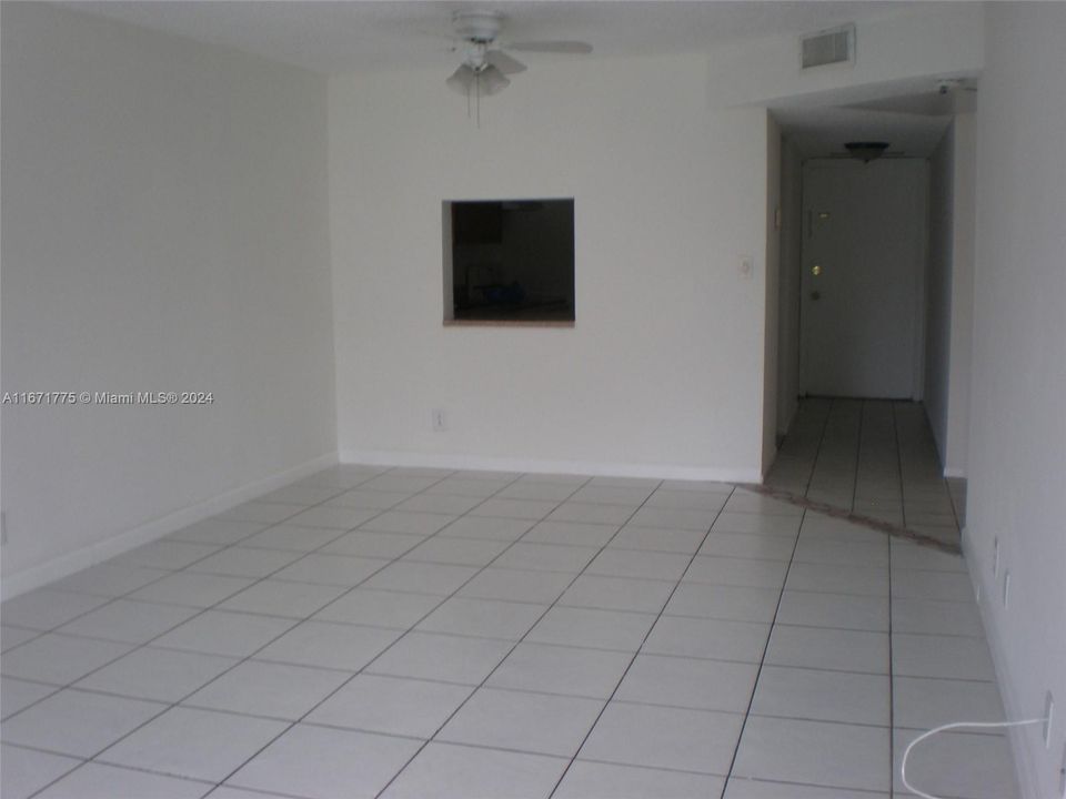 For Rent: $1,850 (2 beds, 2 baths, 949 Square Feet)