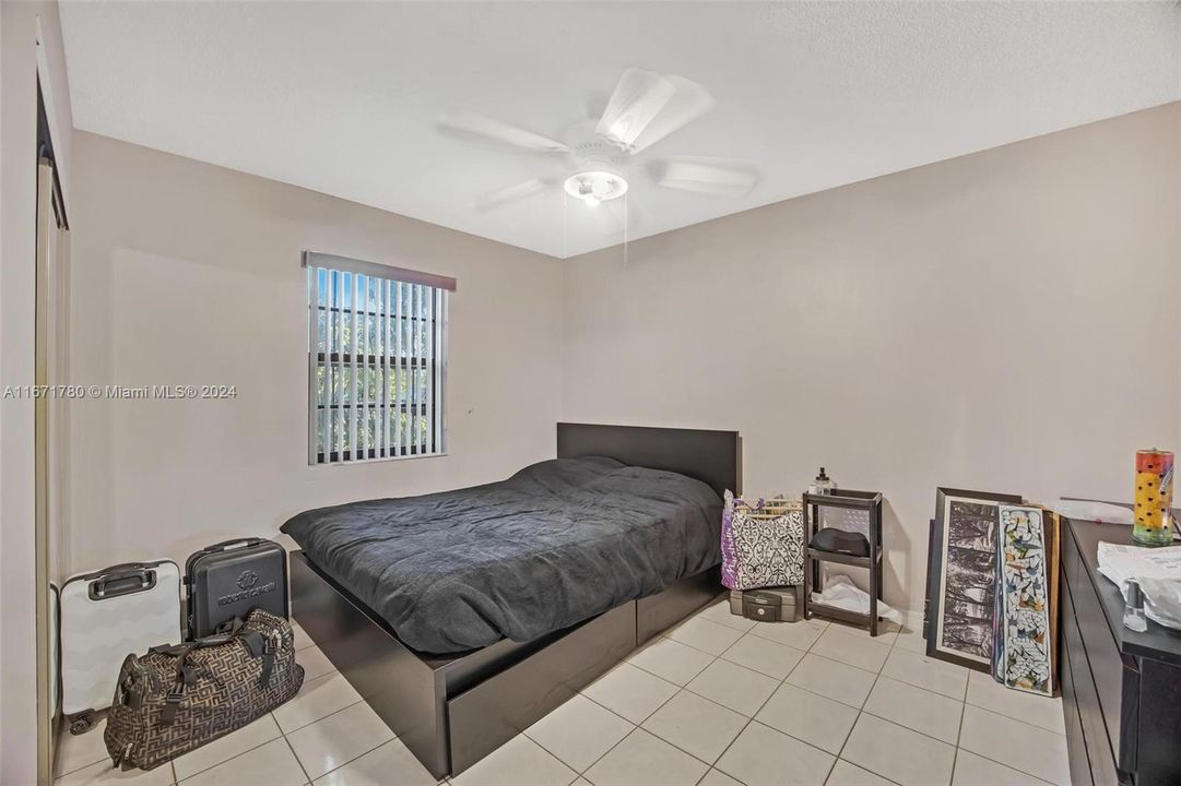 For Rent: $3,000 (4 beds, 2 baths, 1652 Square Feet)